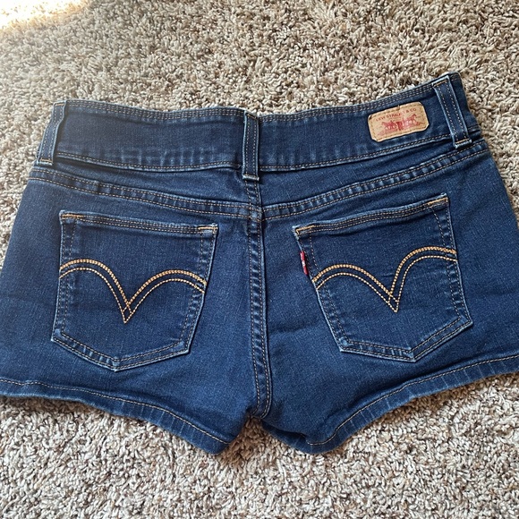 Levi's Pants - Junior Levi’s Jean Short Shorts. Size 7